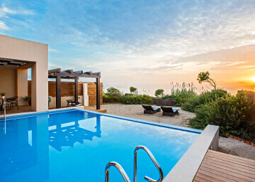 קוסטה נברינו רומנוס וילה מפוארת עם בריכה